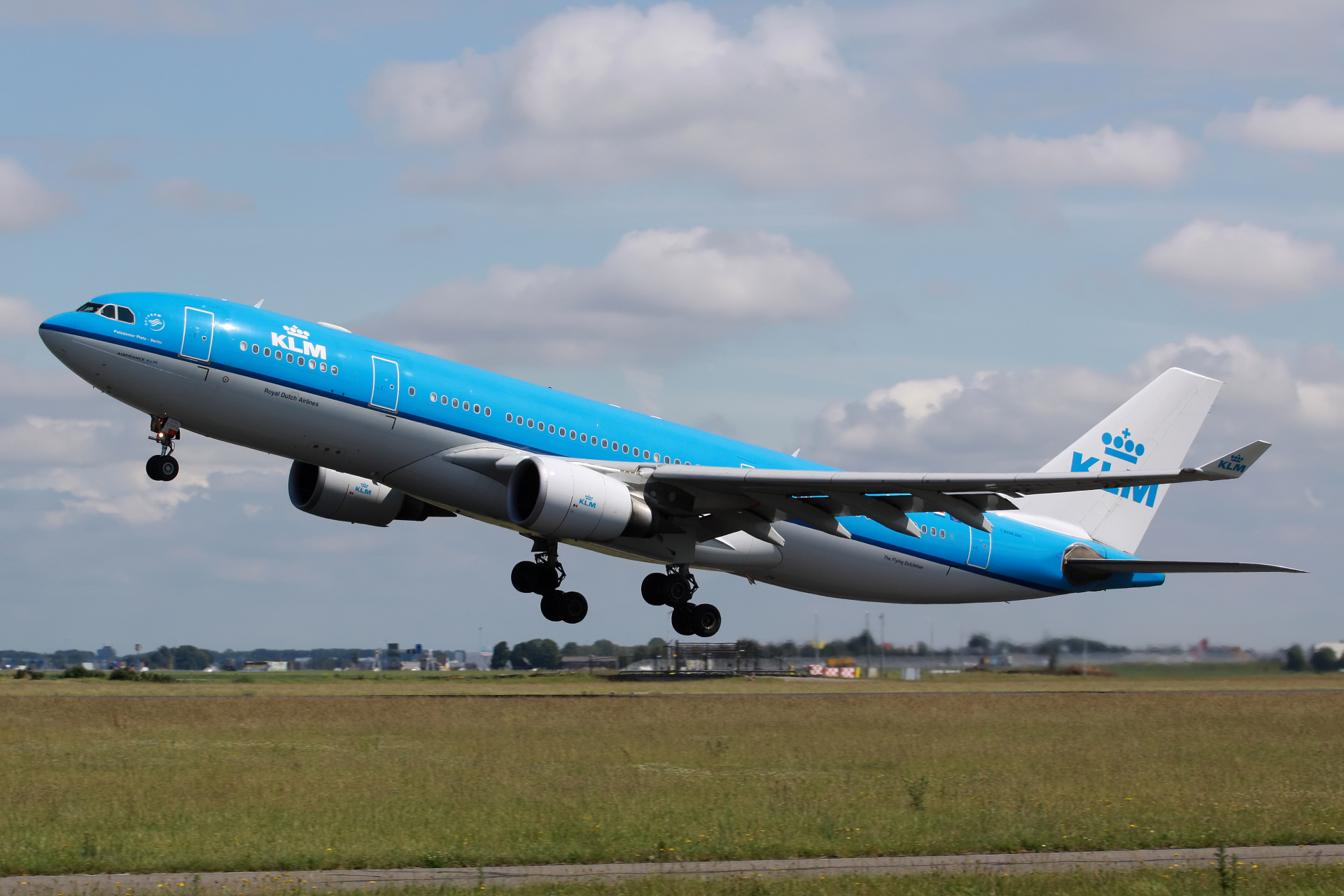 PH-AOB (Samoloty » Spotting na Schiphol » Airbus A330-200 » KLM Royal Dutch Airlines)