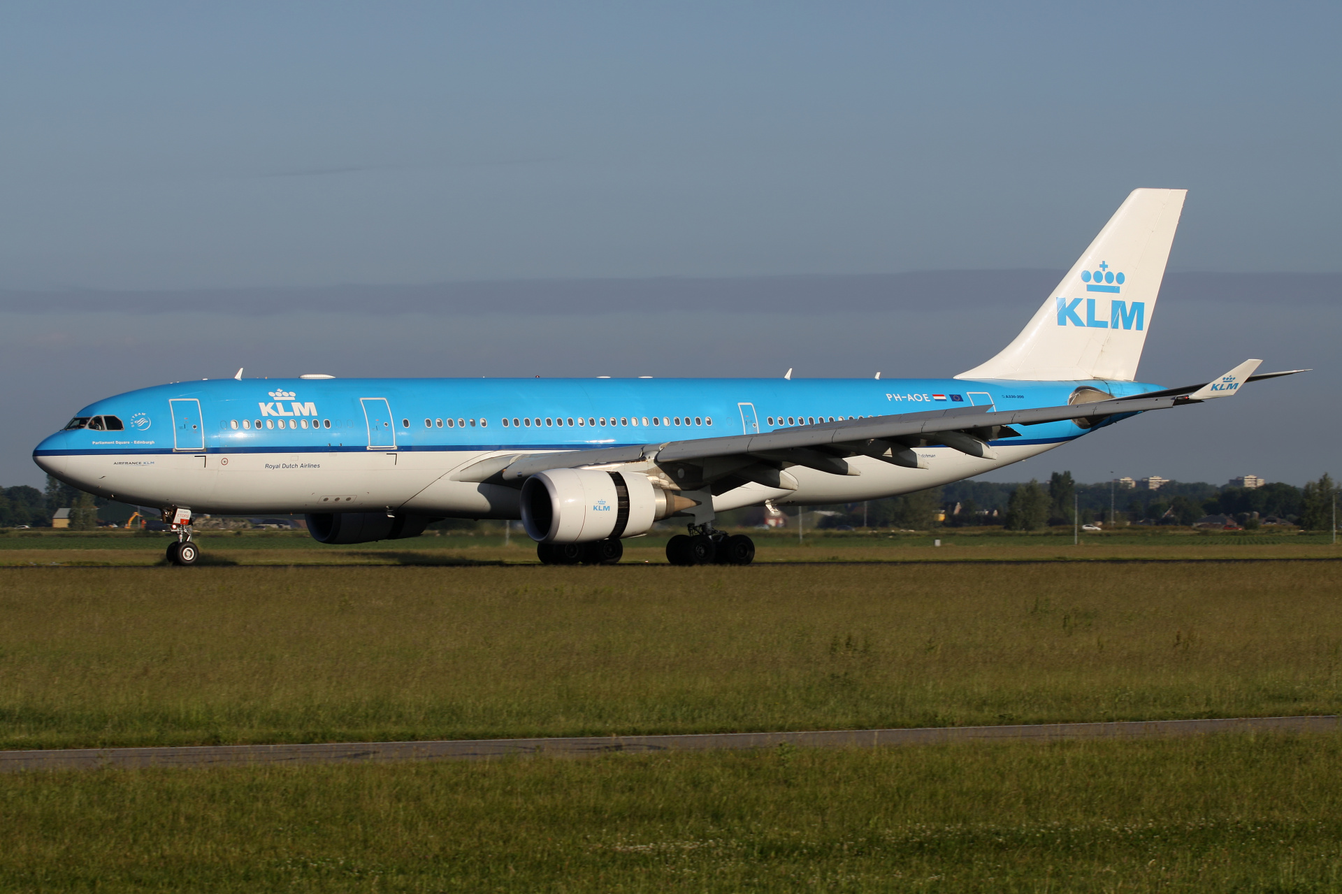 PH-AOE (Samoloty » Spotting na Schiphol » Airbus A330-200 » KLM Royal Dutch Airlines)