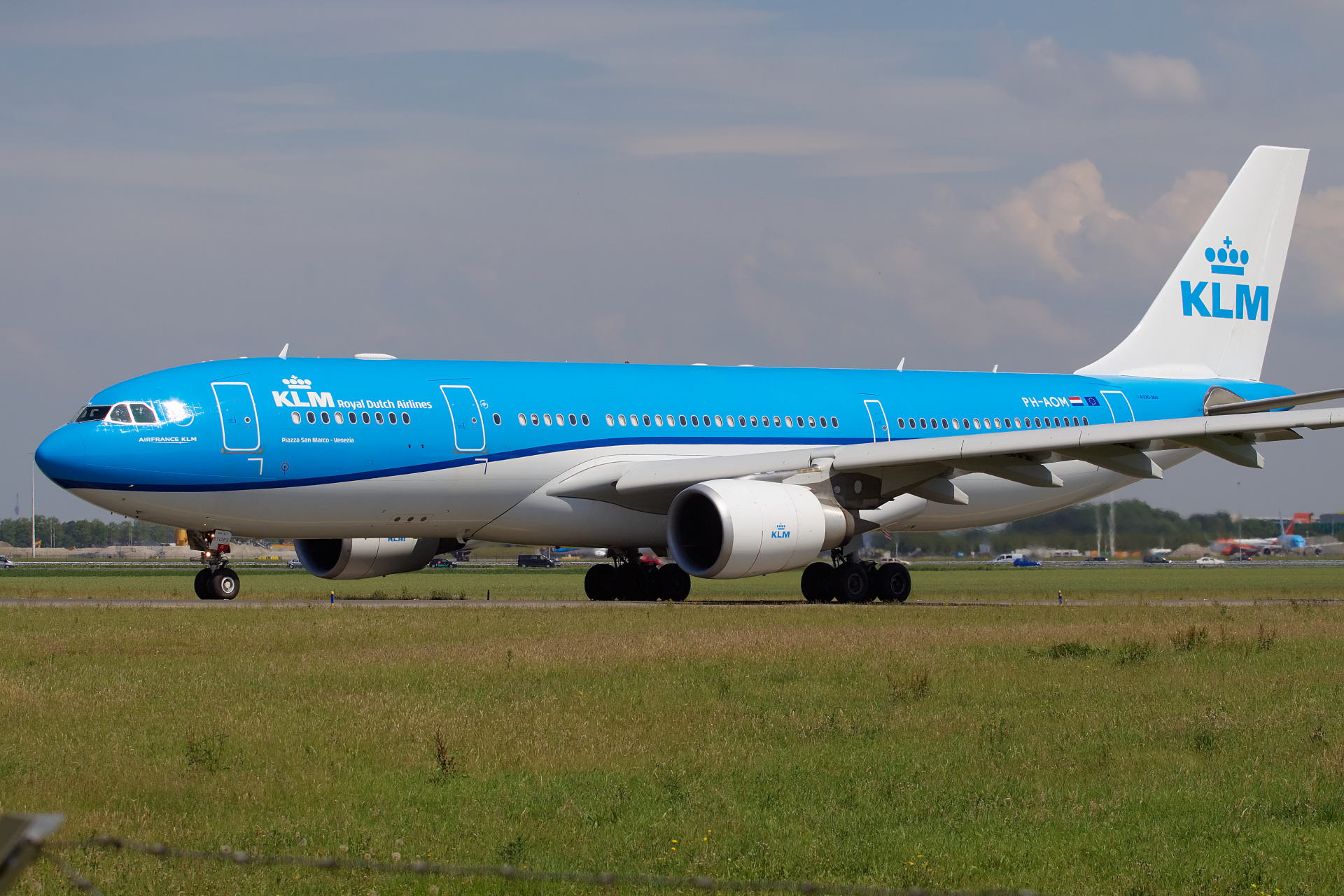 PH-AOM (Samoloty » Spotting na Schiphol » Airbus A330-200 » KLM Royal Dutch Airlines)