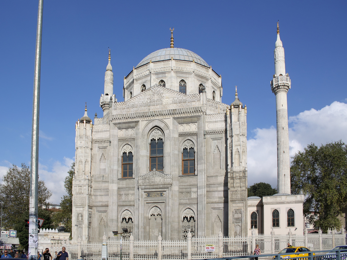 Pertevniyal Valide Sultan Mosque (Travels » Istanbul » Mosques)
