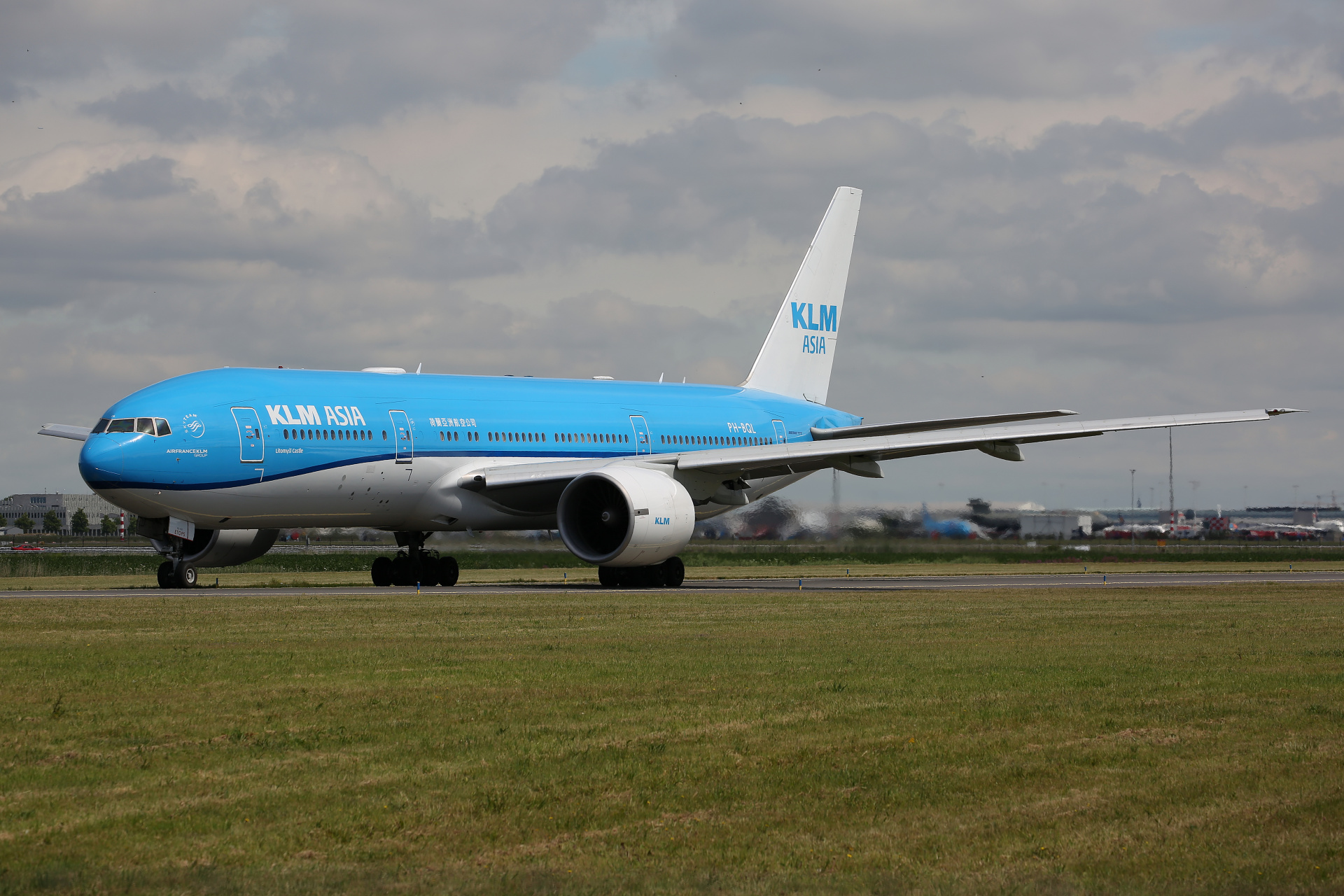 PH-BQL (KLM Asia, nowe malowanie) (Samoloty » Spotting na Schiphol » Boeing 777-200/-ER » KLM Royal Dutch Airlines)