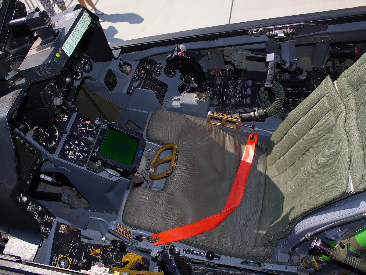Lockheed Martin F-16A Block 15 Fighting Falcon, 561, Polish Air Force - cockpit (Aircraft » Dęblin)