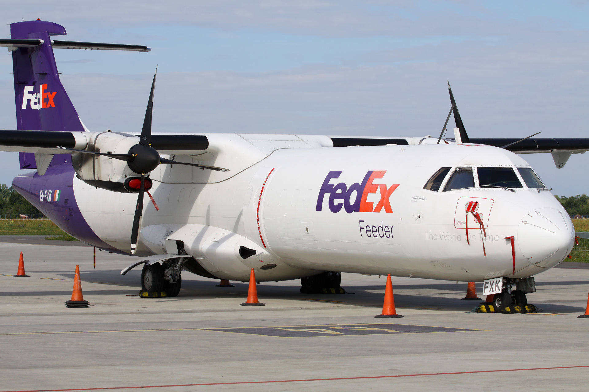 EI-FXK, FedEx (Samoloty » Spotting na EPWA » ATR 72 » FedEx)