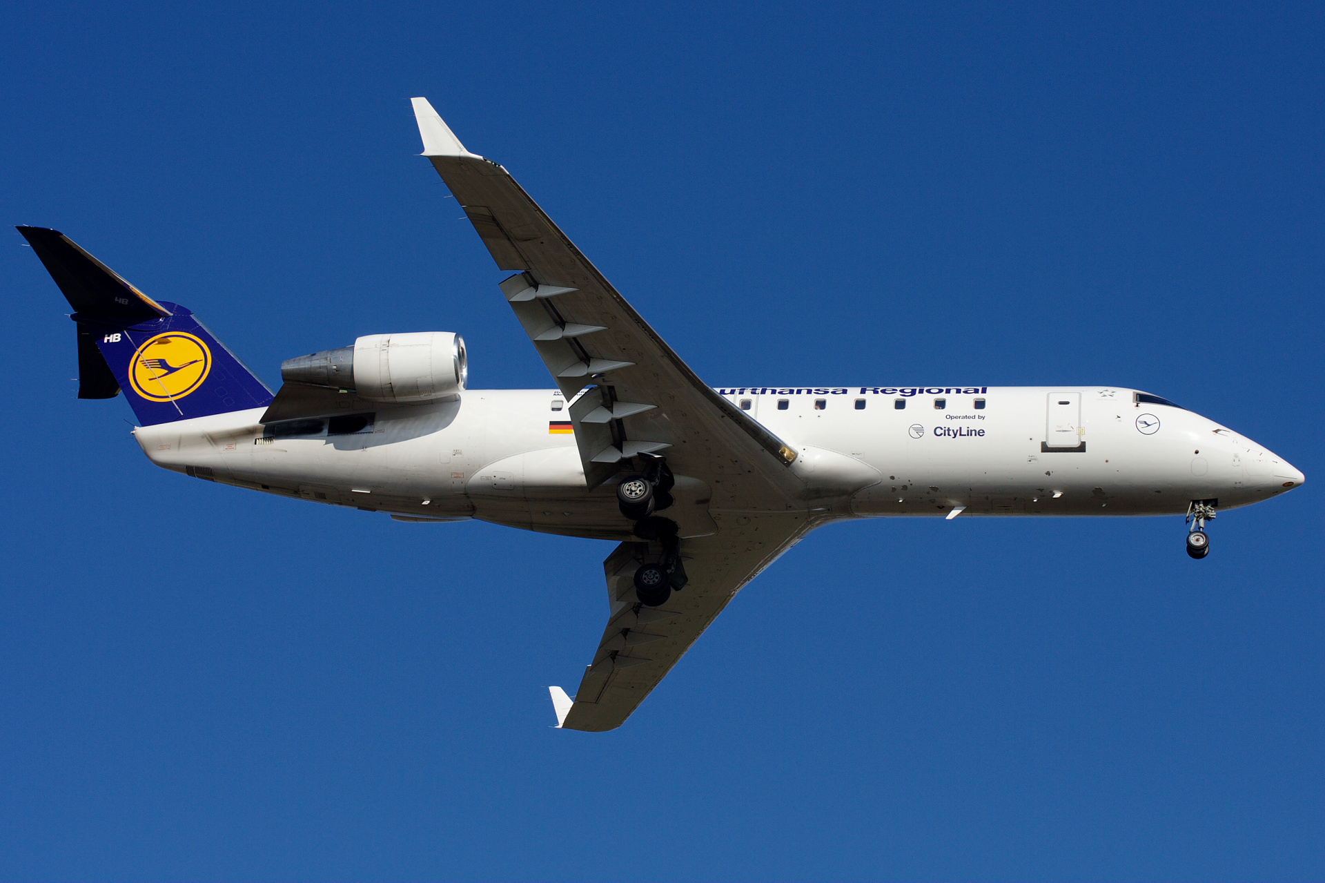 D-ACHB (CityLine) (Aircraft » EPWA Spotting » Bombardier CL-600 Regional Jet » CRJ-200 » Lufthansa Regional)