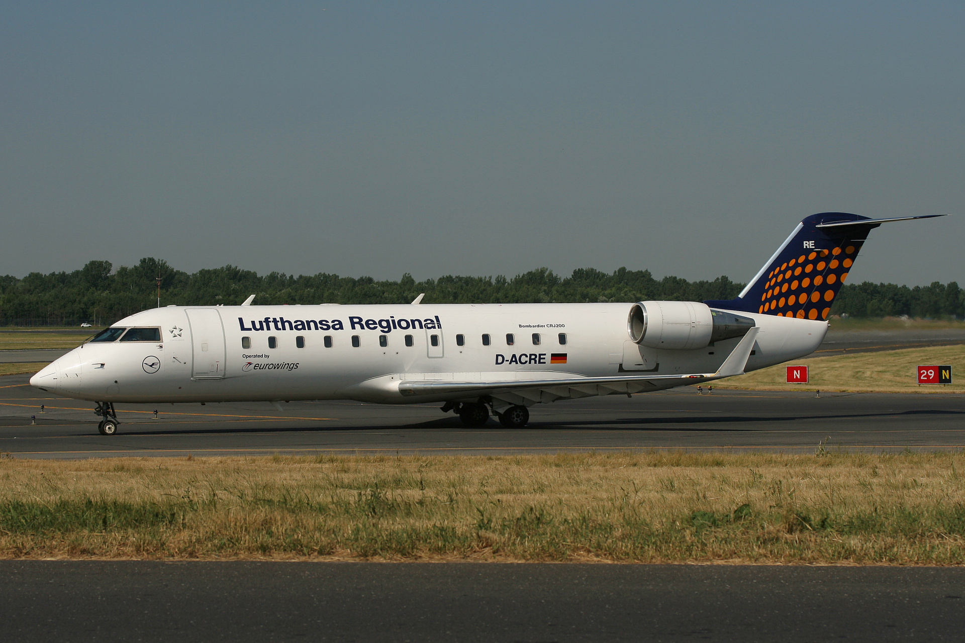 D-ACRE (Eurowings) (Samoloty » Spotting na EPWA » Bombardier CL-600 Regional Jet » CRJ-200 » Lufthansa Regional)