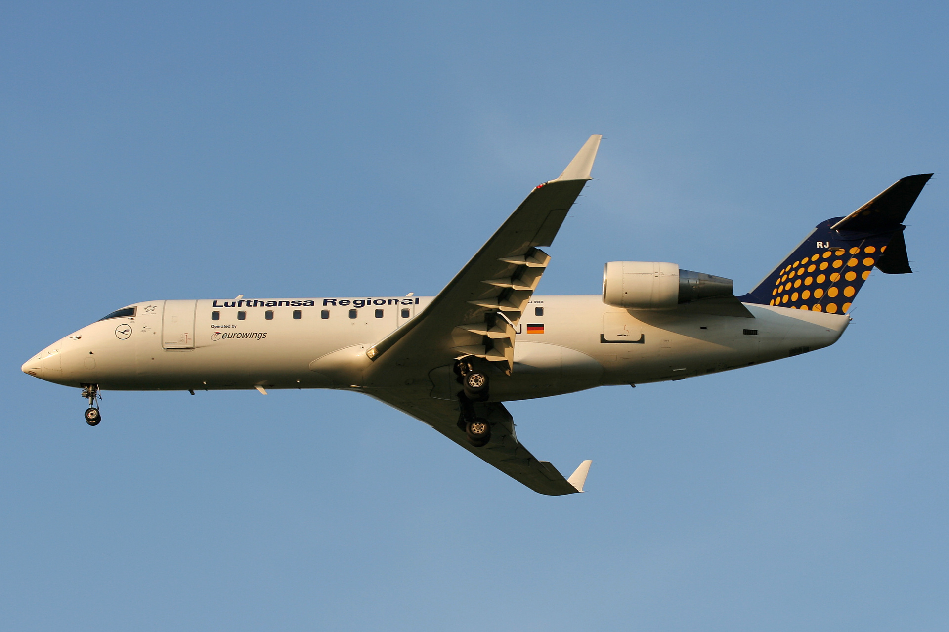 D-ACRJ (Eurowings) (Aircraft » EPWA Spotting » Bombardier CL-600 Regional Jet » CRJ-200 » Lufthansa Regional)