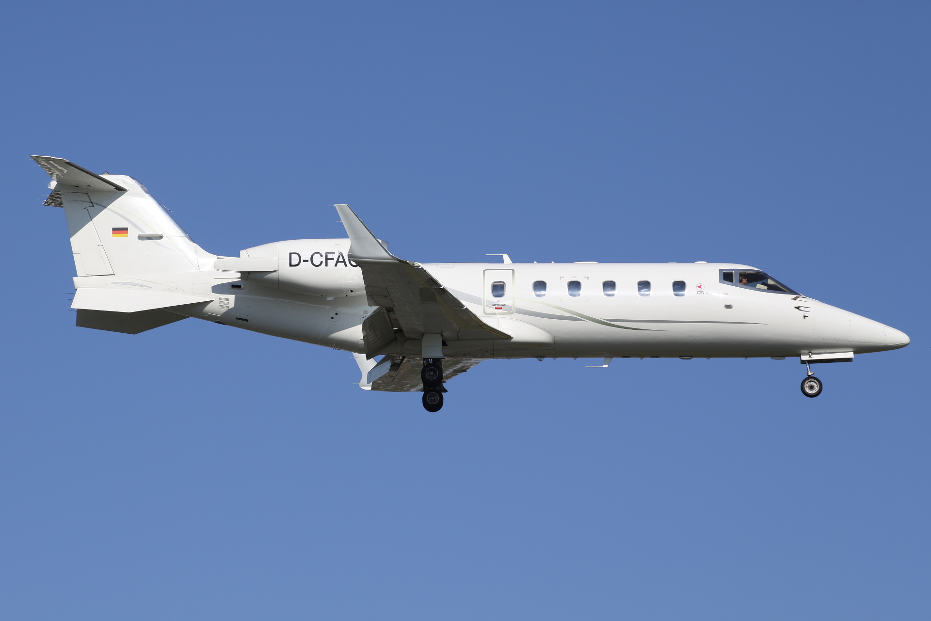 60SE, D-CFAQ, FAI Aviation Group (Samoloty » Spotting na EPWA » Bombardier Learjet 60)