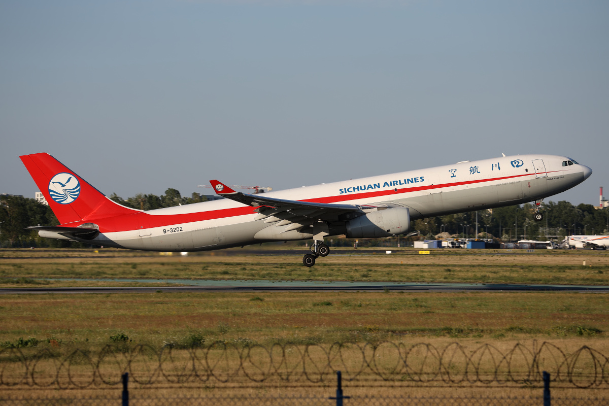 B-32D2, Sichuan Airlines Cargo