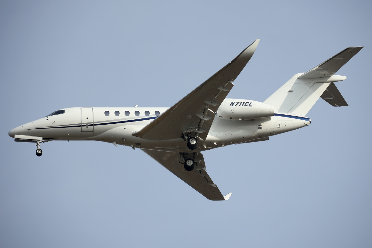 N711CL, Sunshine Aviation (Samoloty » Spotting na EPWA » Cessna 700 Citation Longitude)