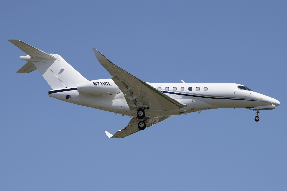 N711CL, Sunshine Aviation (Aircraft » EPWA Spotting » Cessna 700 Citation Longitude)