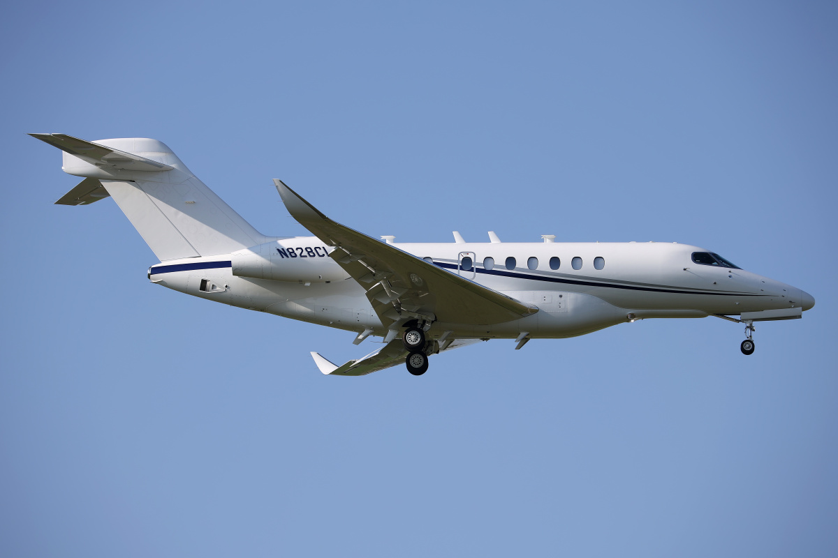 N828CL, private (Aircraft » EPWA Spotting » Cessna 700 Citation Longitude)