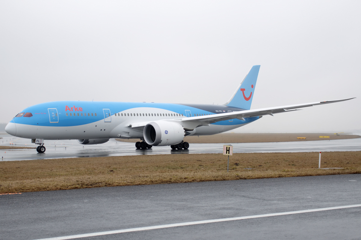 PH-TFL (Aircraft » EPWA Spotting » Boeing 787-8 Dreamliner » TUI fly Netherlands/Arke)