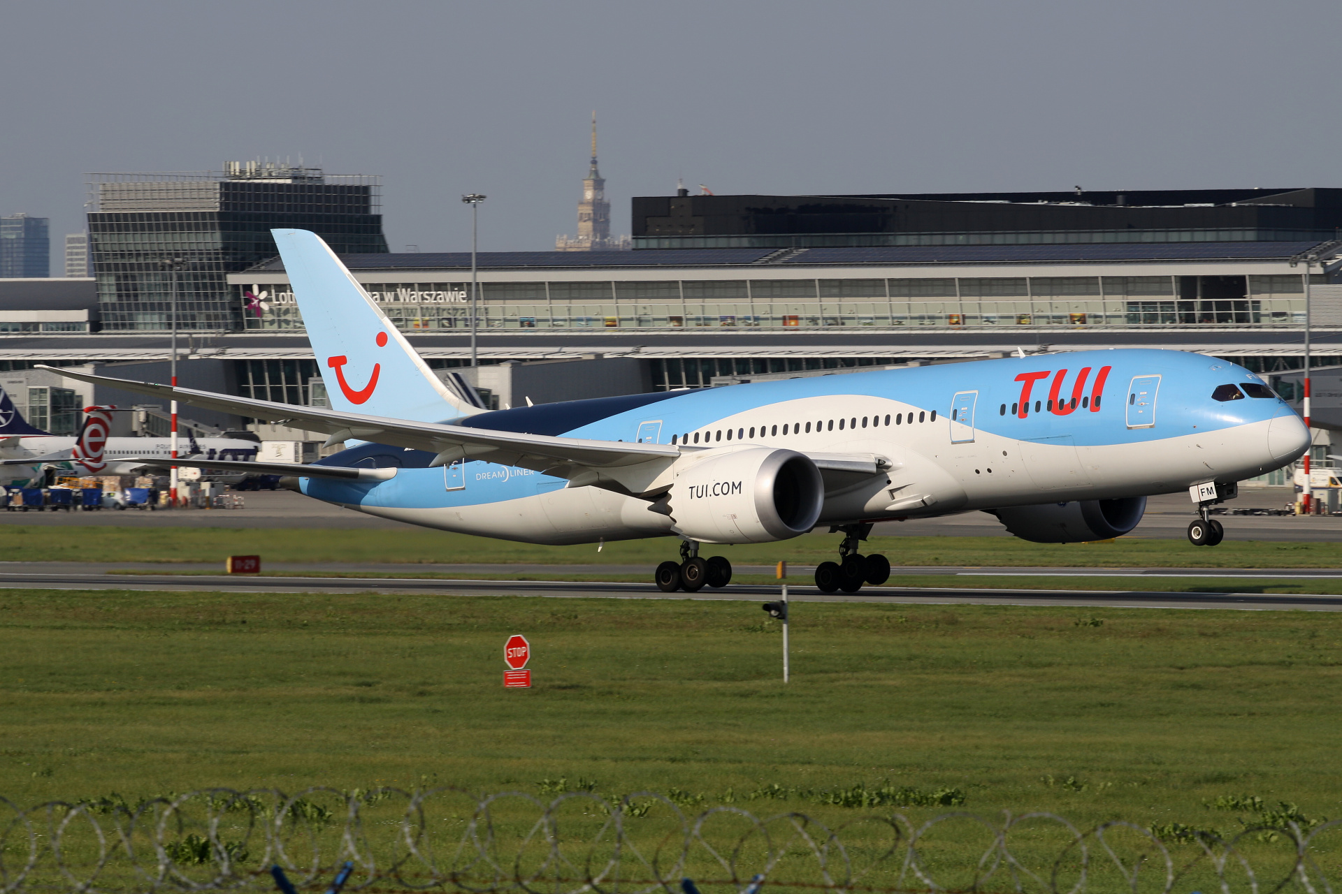 PH-TFM, TUI fly Netherlands (Samoloty » Spotting na EPWA » Boeing 787-8 Dreamliner » TUI fly)