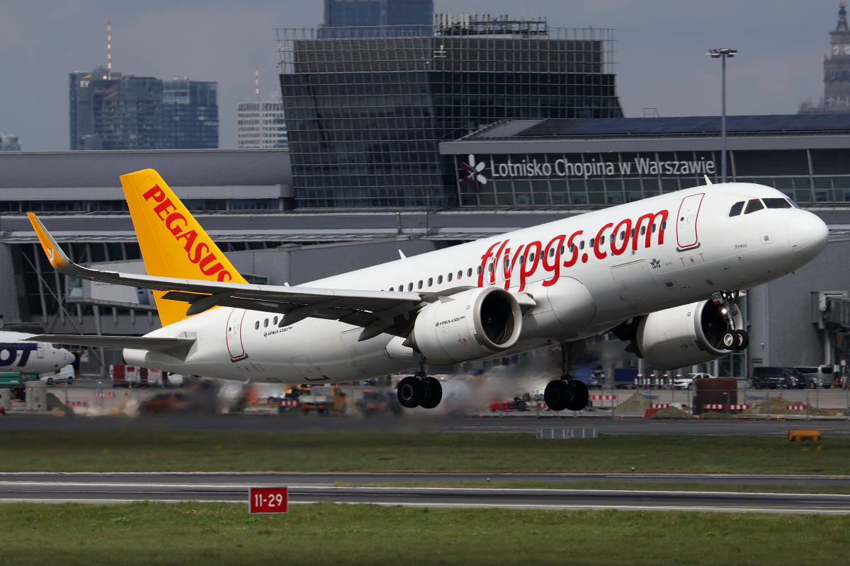 TC-NCB (Samoloty » Spotting na EPWA » Airbus A320neo » Pegasus Airlines)