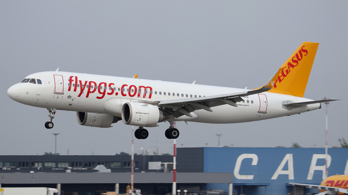 TC-NCC (Samoloty » Spotting na EPWA » Airbus A320neo » Pegasus Airlines)