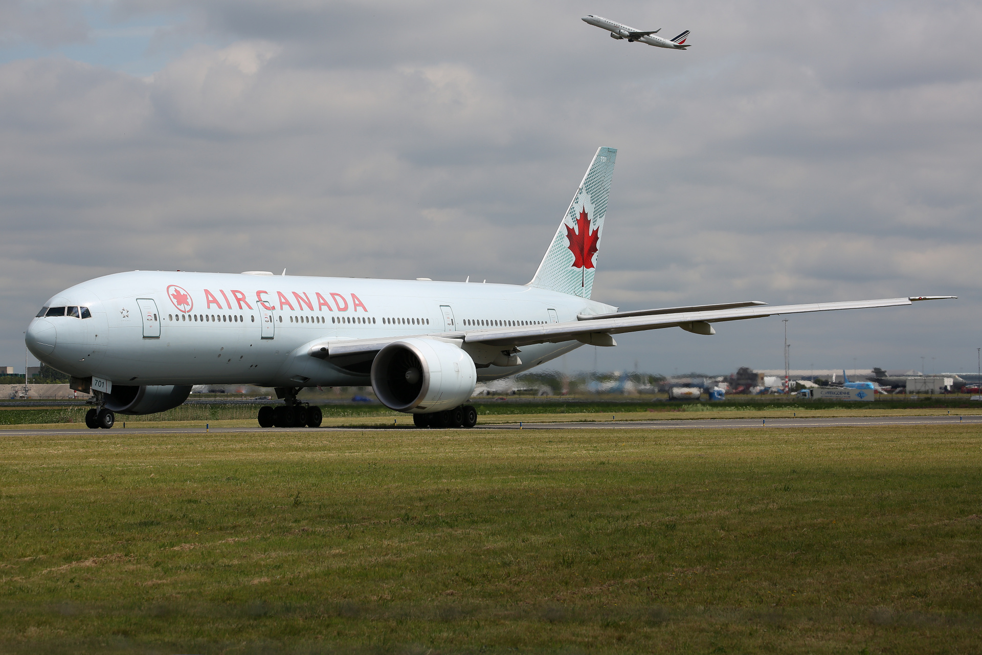 C-FIUA, Air Canada (Samoloty » Spotting na Schiphol » Boeing 777-200LR)