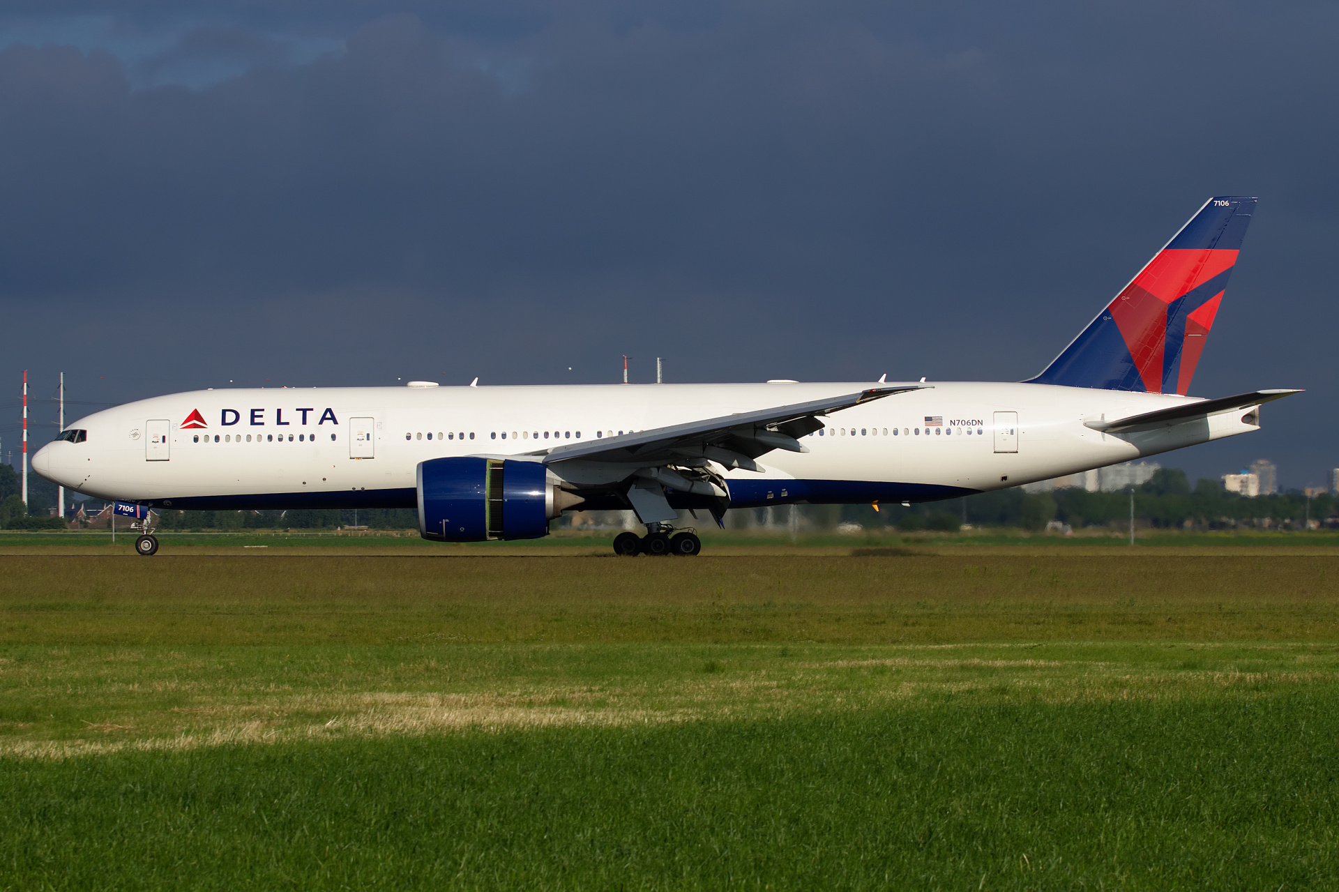 N706DN, Delta Airlines (Samoloty » Spotting na Schiphol » Boeing 777-200LR)