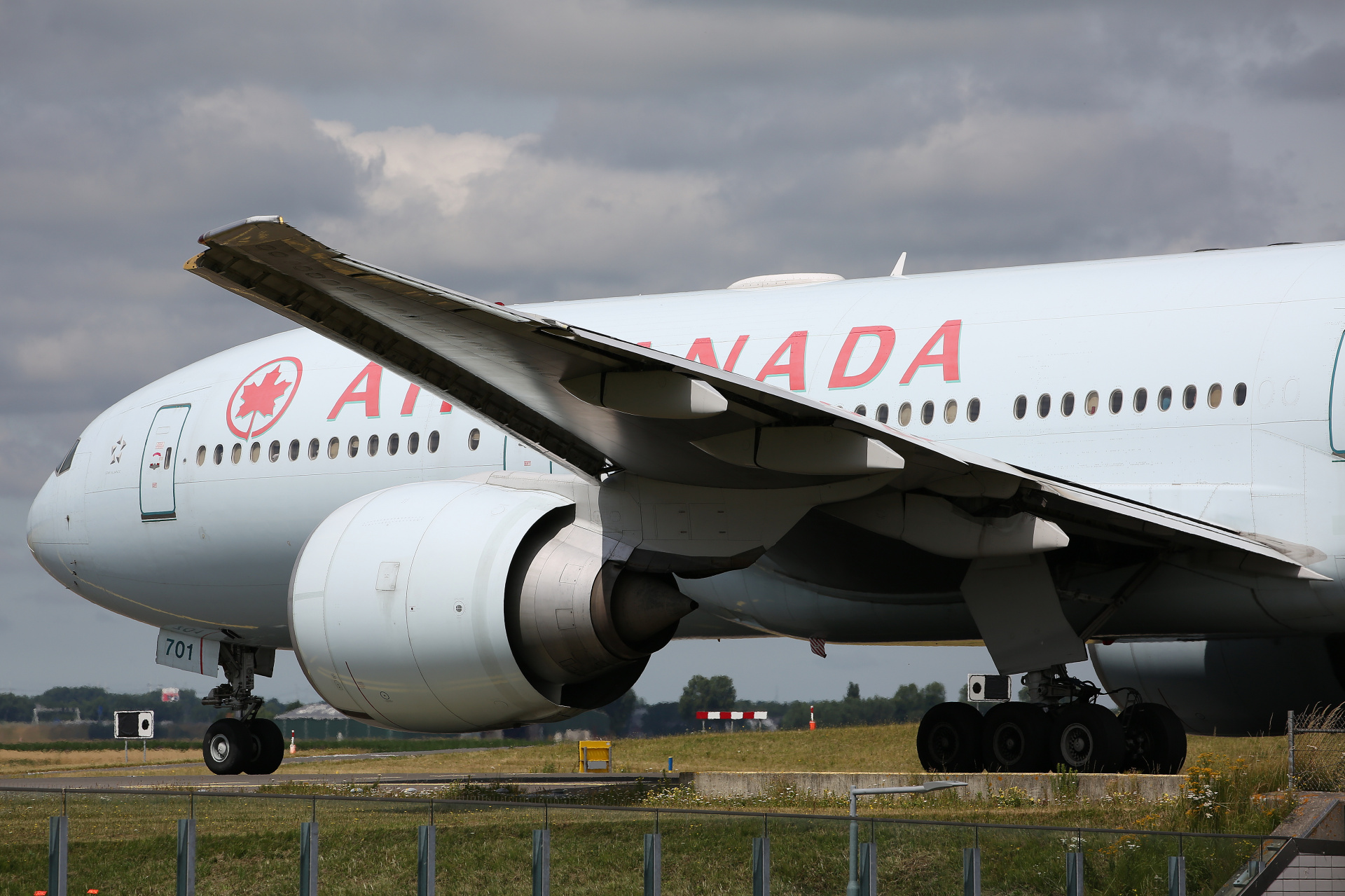 C-FIUA, Air Canada (Samoloty » Spotting na Schiphol » Boeing 777-200LR)