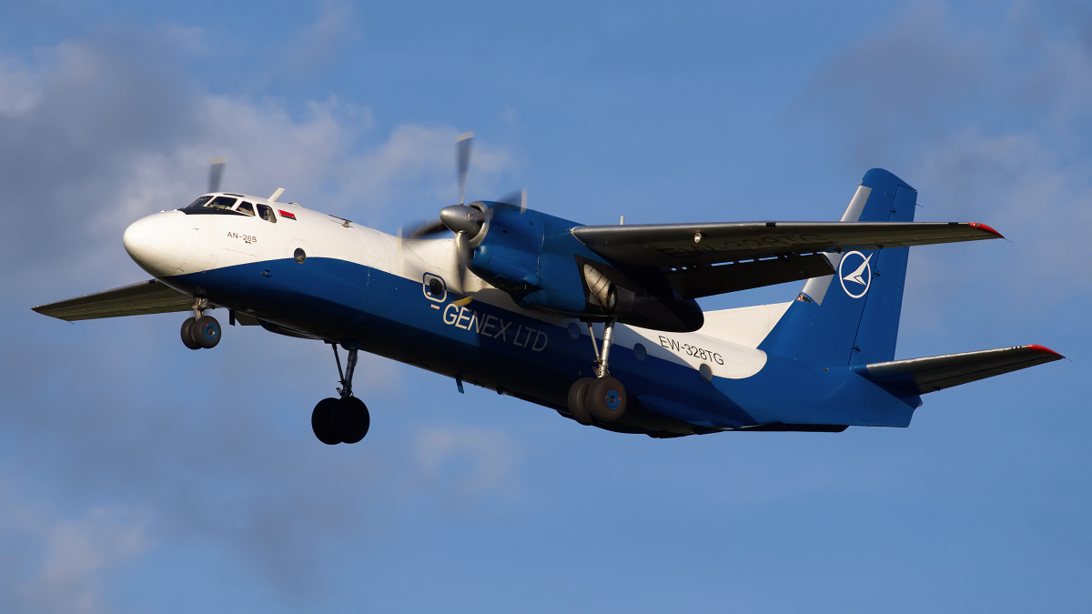 An-26B, EW-328TG (Aircraft » EPWA Spotting » Antonov An-26 » Genex)