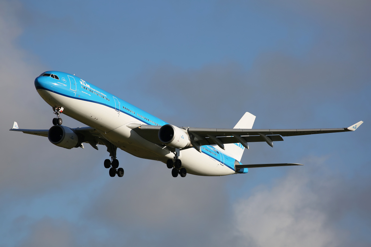 PH-AKE (Samoloty » Spotting na Schiphol » Airbus A330-300 » KLM Royal Dutch Airlines)