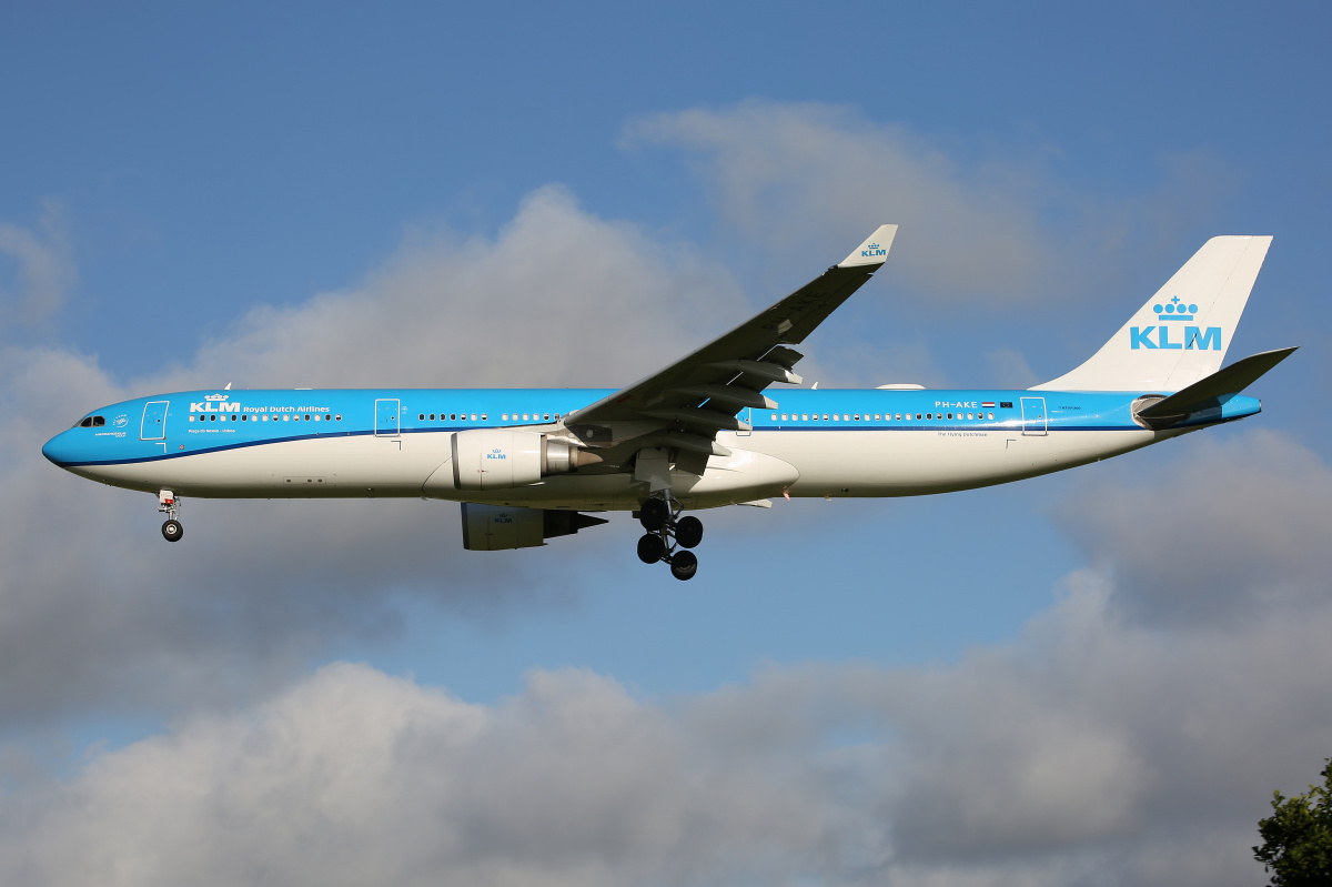 PH-AKE (Samoloty » Spotting na Schiphol » Airbus A330-300 » KLM Royal Dutch Airlines)