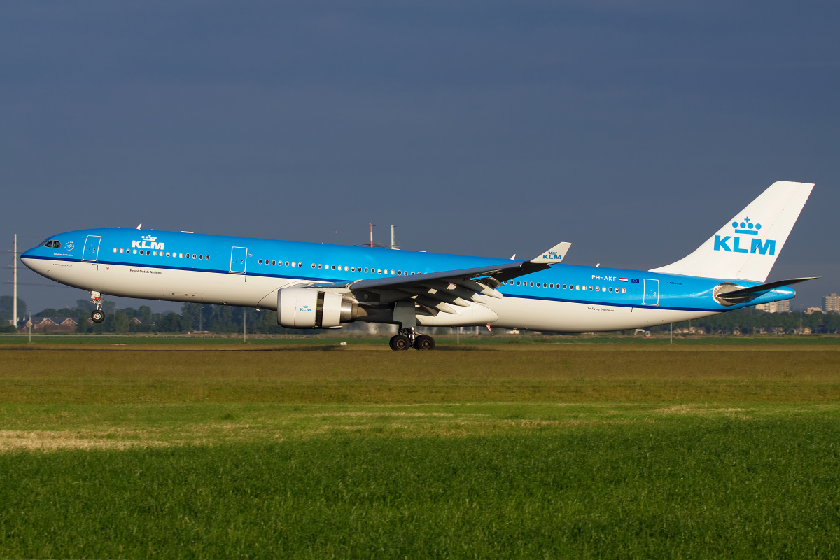 PH-AKF (Samoloty » Spotting na Schiphol » Airbus A330-300 » KLM Royal Dutch Airlines)