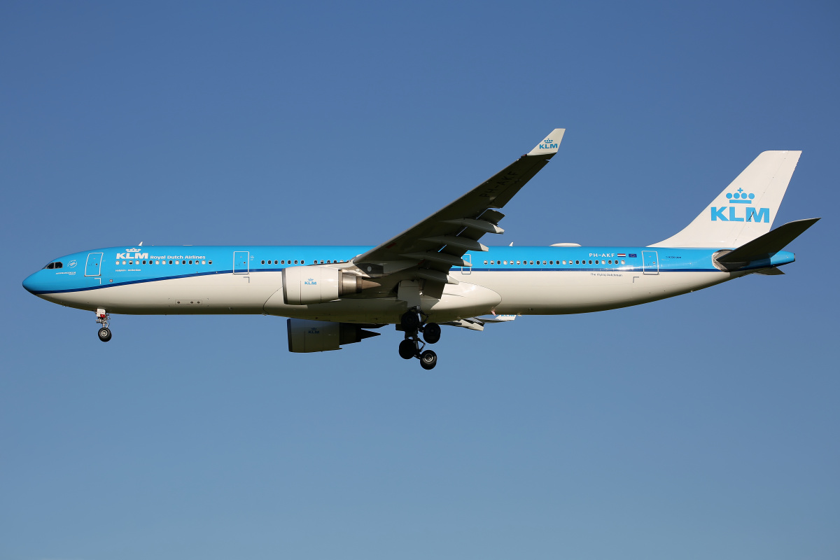 PH-AKF (nowe malowanie) (Samoloty » Spotting na Schiphol » Airbus A330-300 » KLM Royal Dutch Airlines)