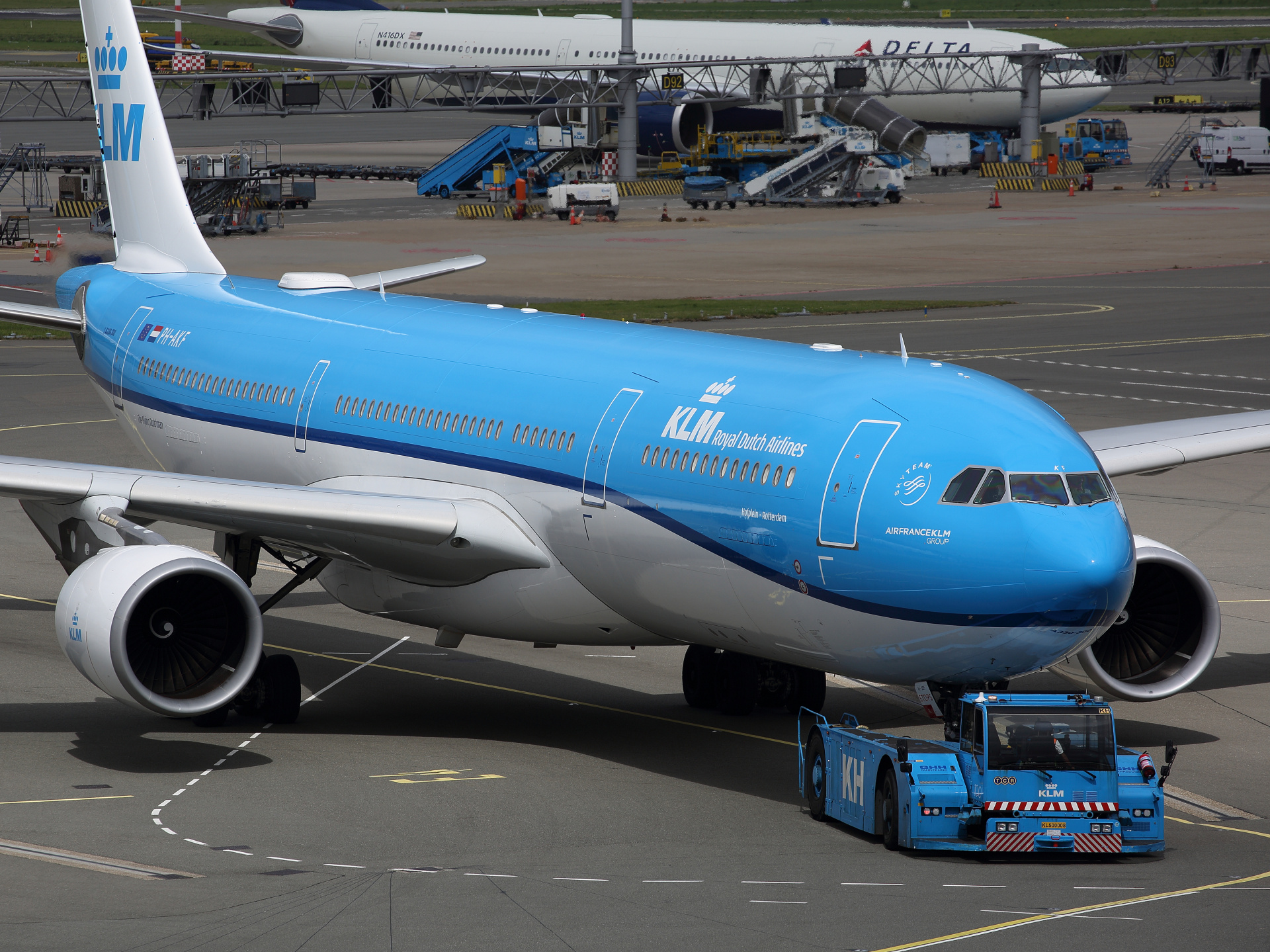 PH-AKF (nowe malowanie) (Samoloty » Spotting na Schiphol » Airbus A330-300 » KLM Royal Dutch Airlines)