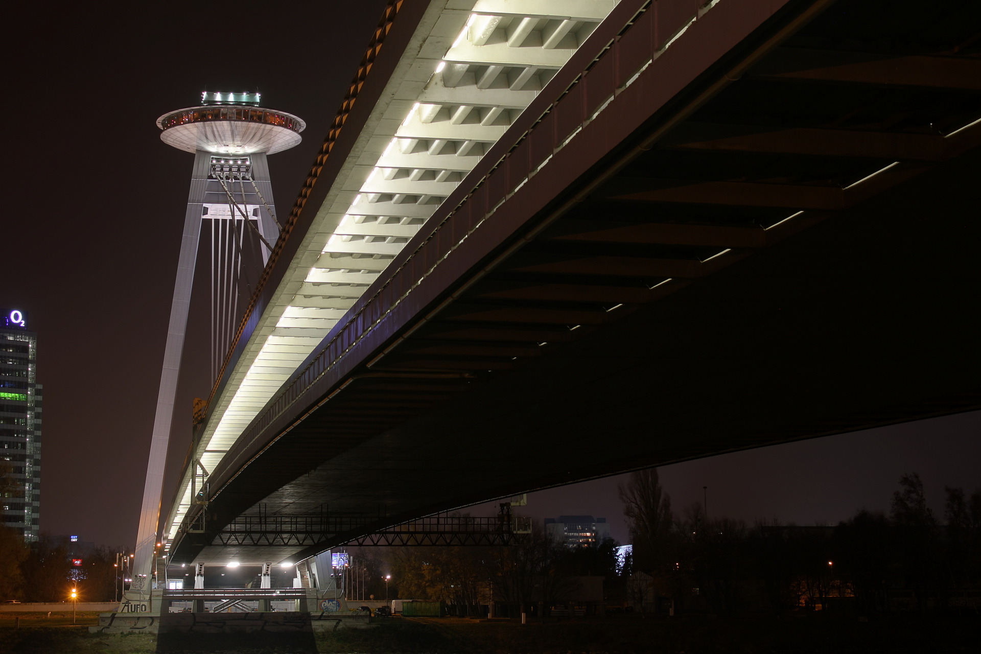 Most Slovenského národného povstania - Bridge of the Slovak National Uprising (Travels » Bratislava » The City At Night)
