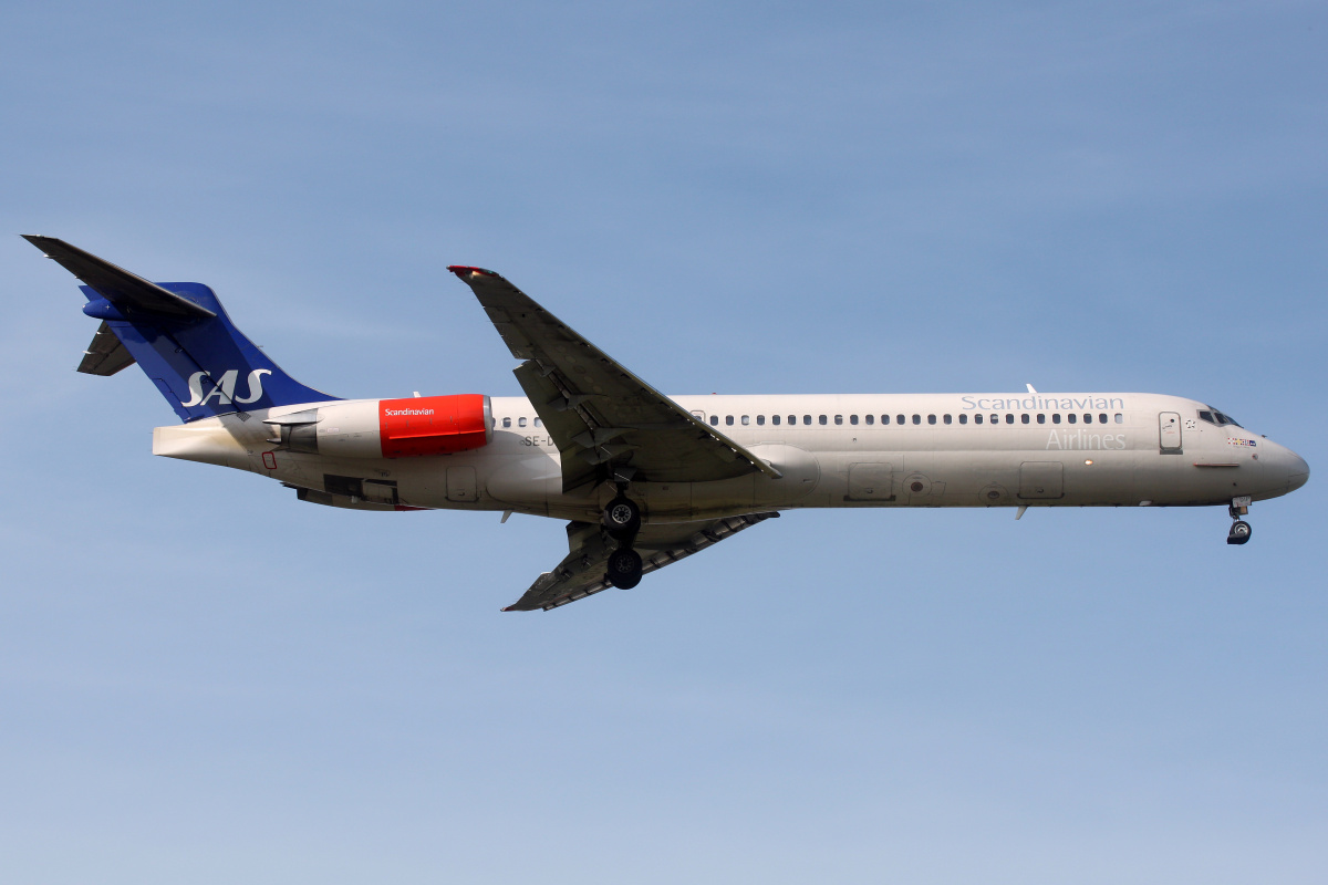 SE-DIP (Aircraft » EPWA Spotting » McDonnell Douglas MD-87 » SAS Scandinavian Airlines)