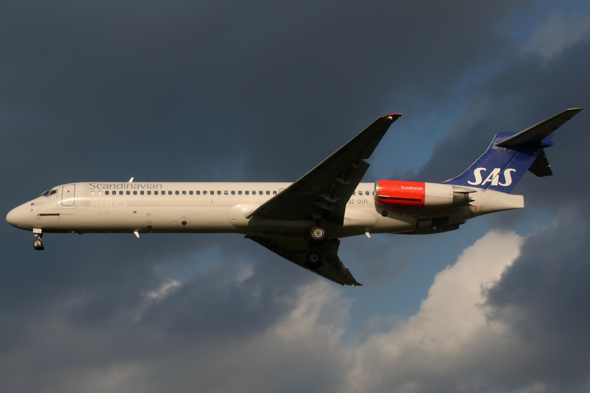 SE-DIP (Aircraft » EPWA Spotting » McDonnell Douglas MD-87 » SAS Scandinavian Airlines)
