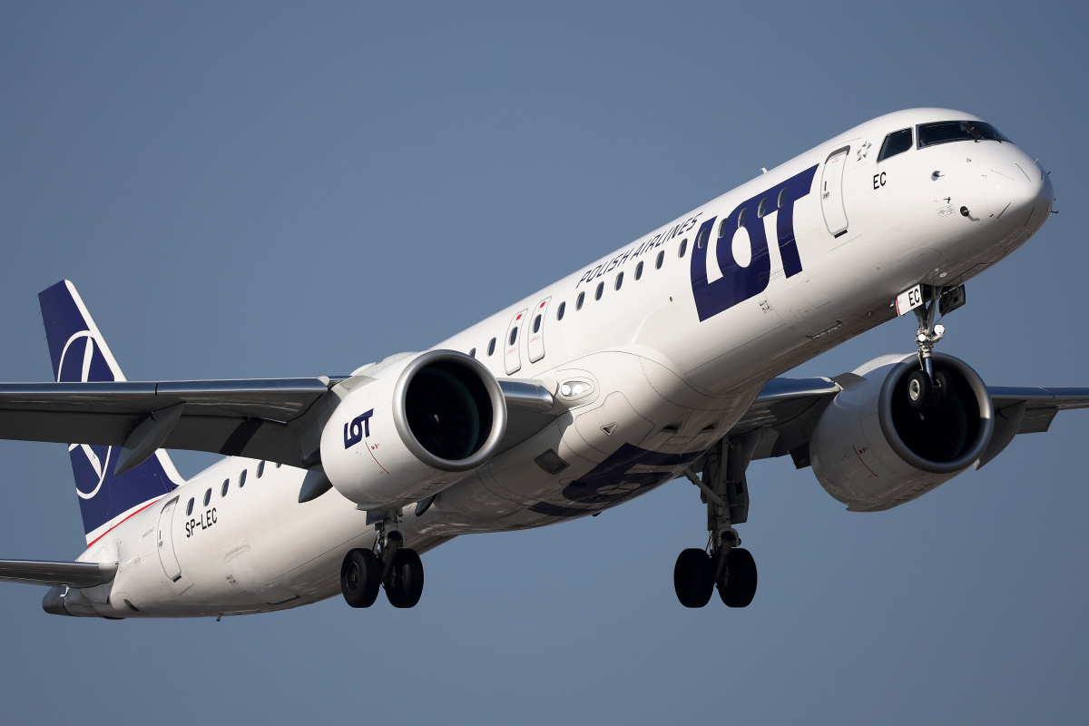 SP-LEC, LOT Polish Airlines (Aircraft » EPWA Spotting » Embraer E195-E2 (E190-400))