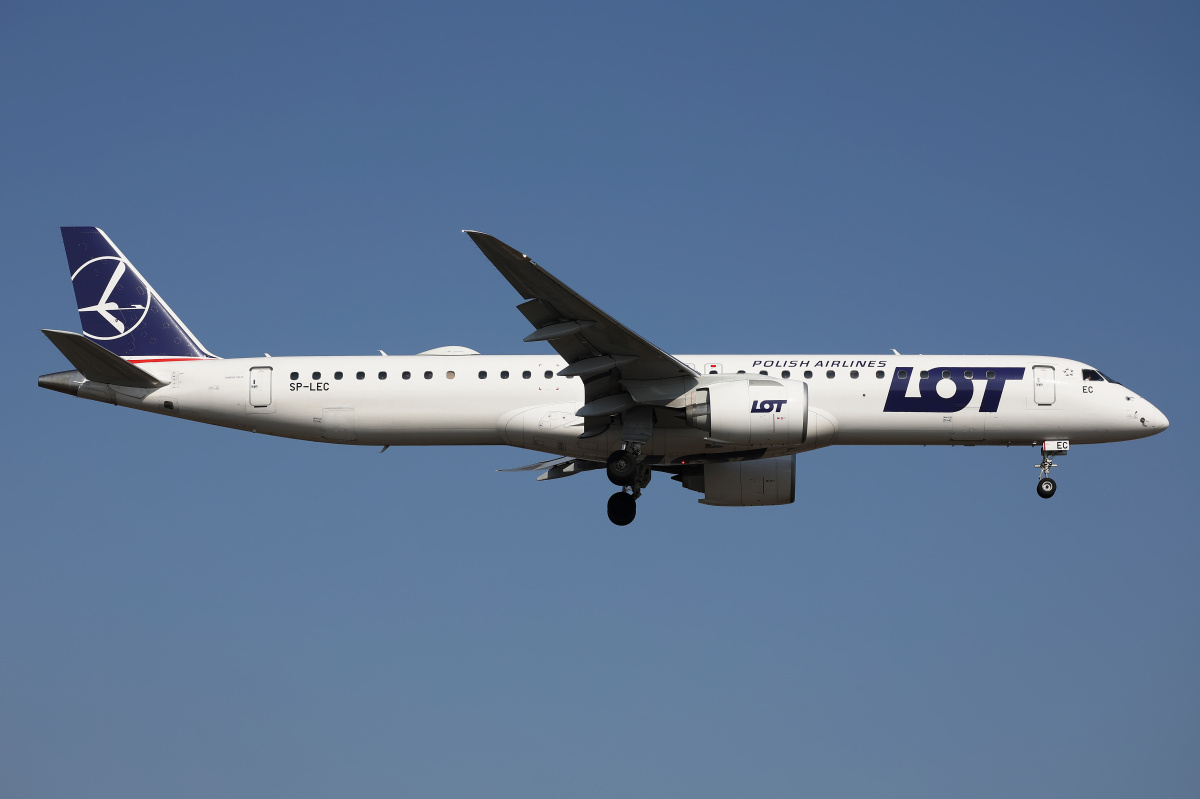 SP-LEC, LOT Polish Airlines (Aircraft » EPWA Spotting » Embraer E195-E2 (E190-400))