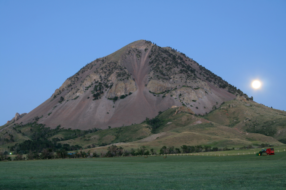 Księżyc (Podróże » USA: Na ziemi Czejenów » Wielka Podróż » Bear Butte)