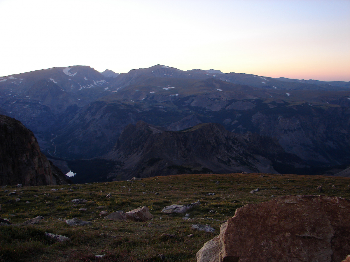 Na szczycie: Beartooth Pass Vista Point (Podróże » USA: Na ziemi Czejenów » Wielka Podróż » Droga 212 » Beartooth Pass)