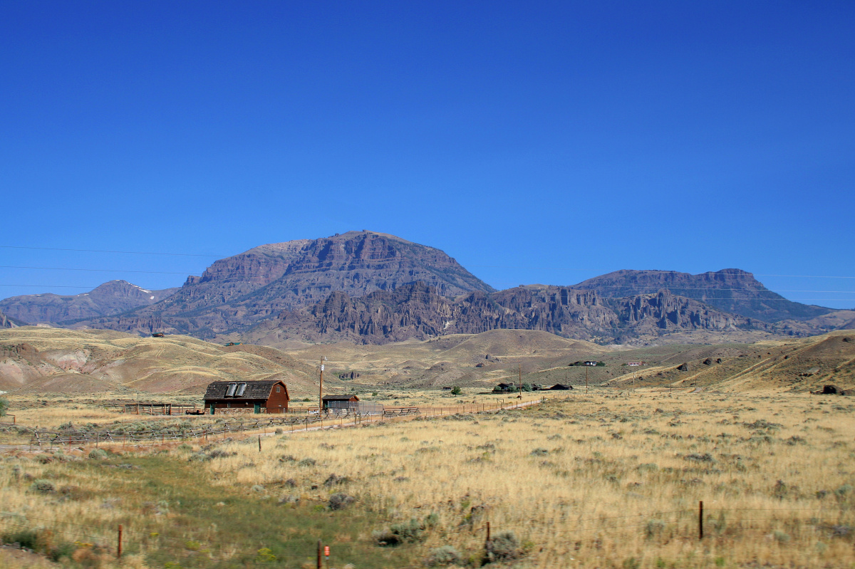 Barn at Wapiti (Travels » US Trip 1: Cheyenne Country » The Journey » Route 14)