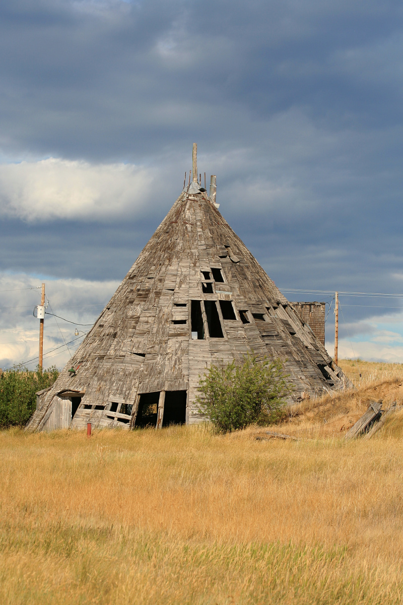 Abandoned Store (Travels » US Trip 1: Cheyenne Country » The Rez » Busby)