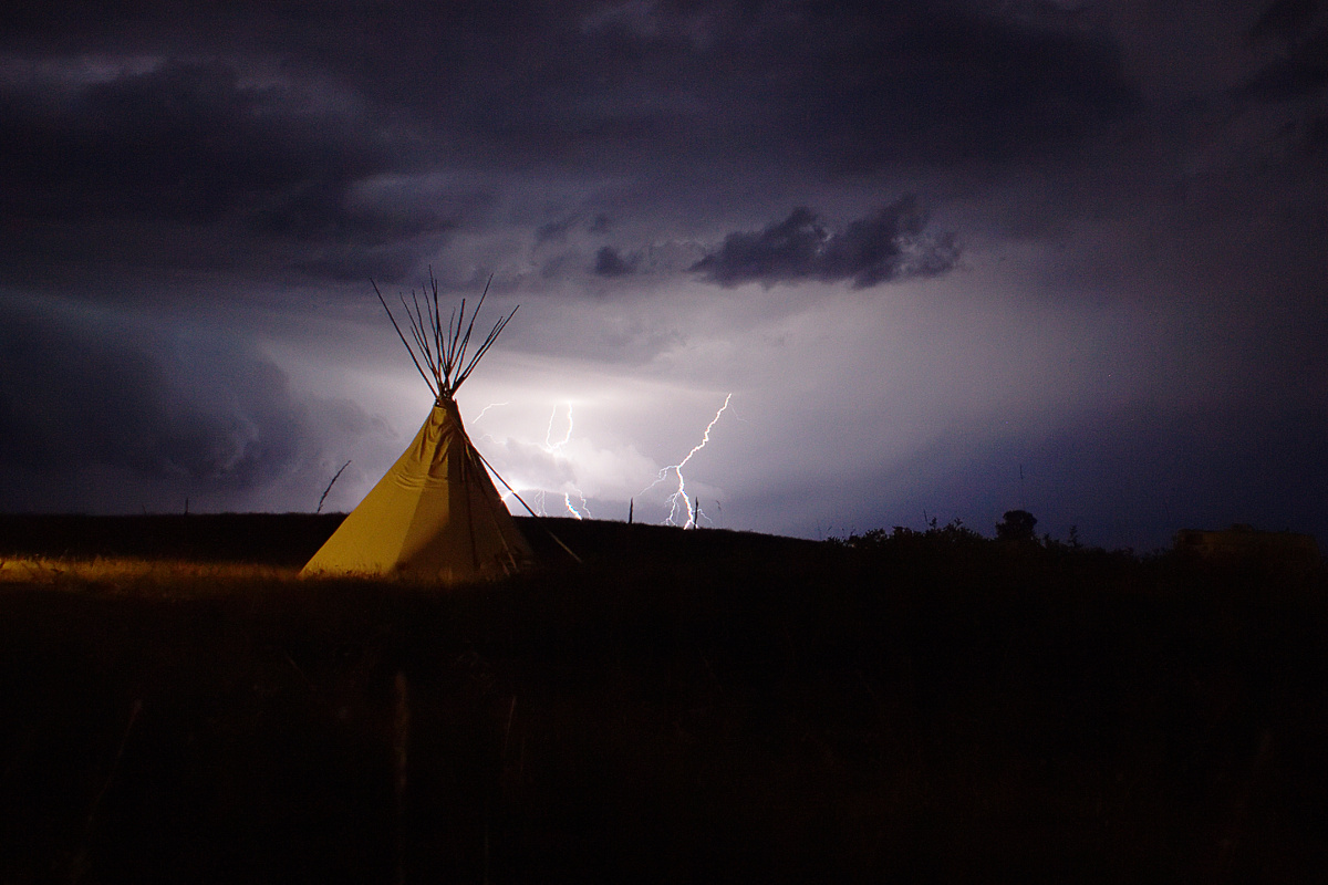 Burza (Podróże » USA: Na ziemi Czejenów » Tipi)