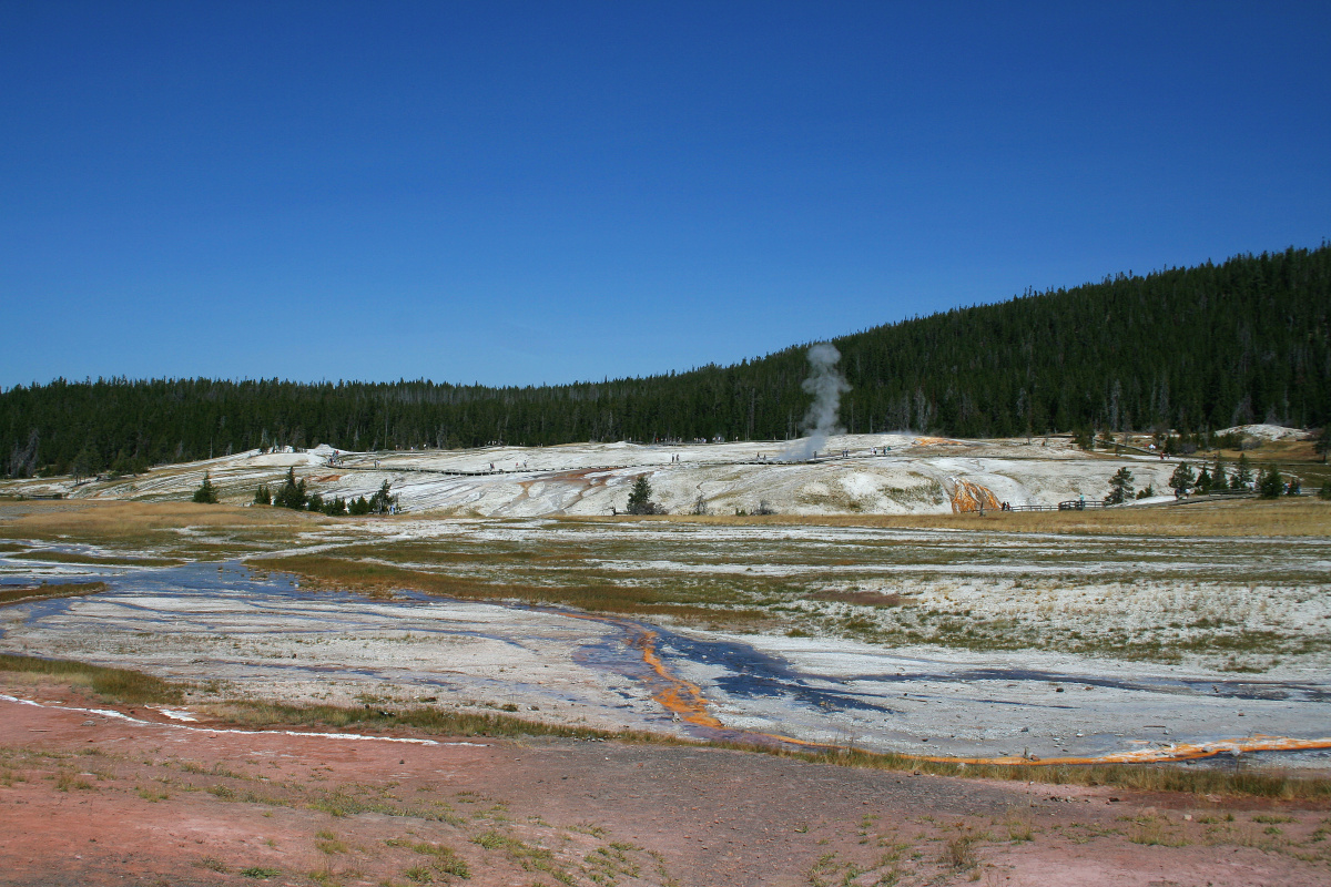 The Journey/Yellowstone+National+Park/Geysers, Hot Springs and Lakes: Old Faithful