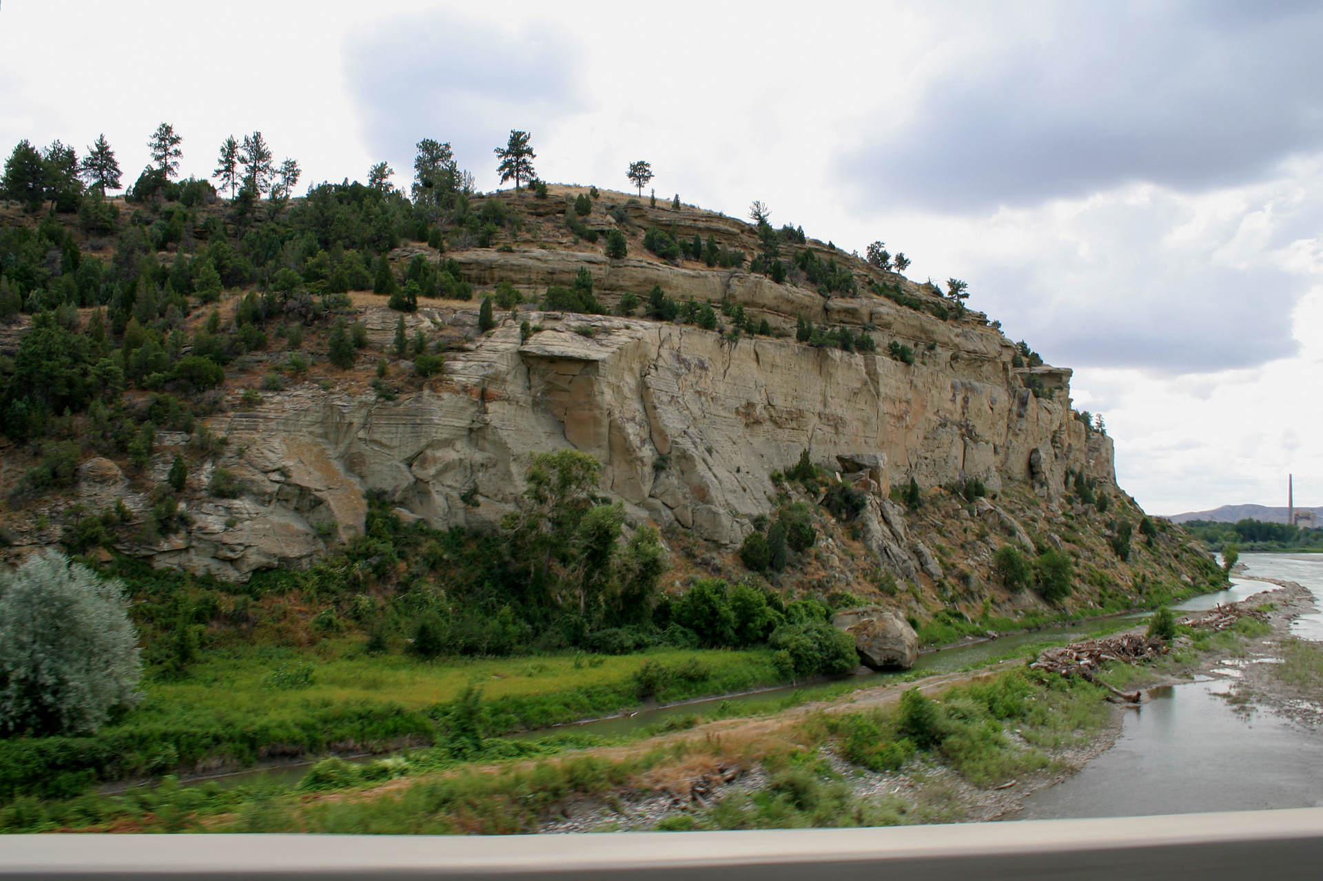 Cliff by Yellowstone River (Travels » US Trip 1: Cheyenne Country » The Journey » A Different Billings)