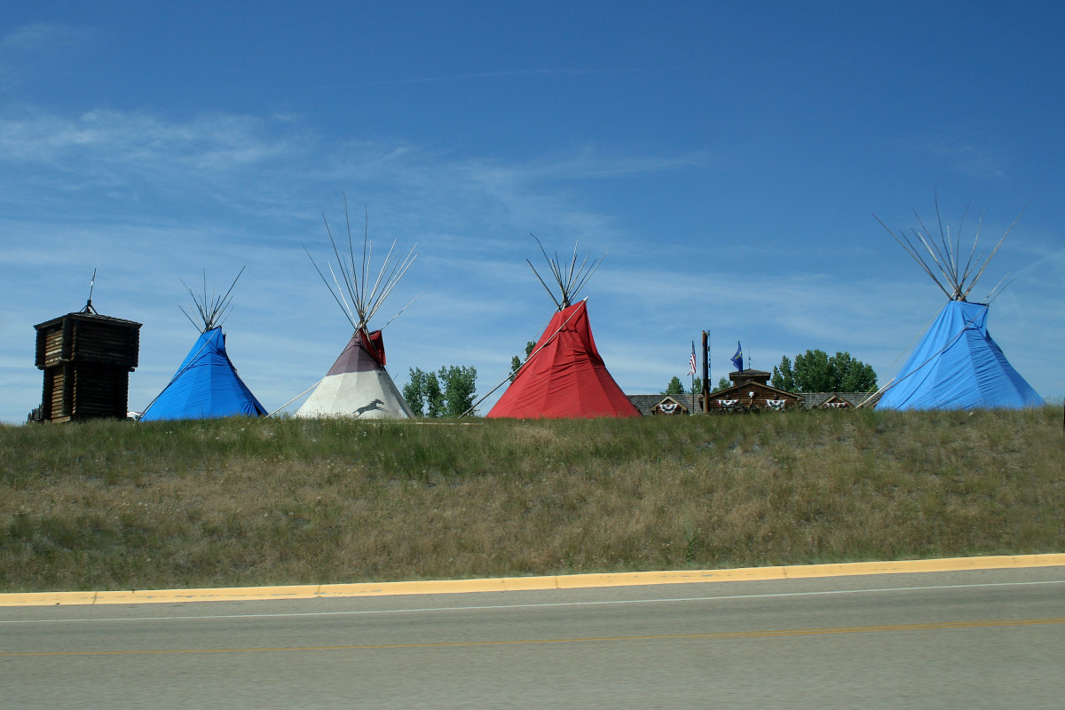 Custer Battlefield Trading Post (Podróże » USA: Epopeja Czejeńska » Tipi)