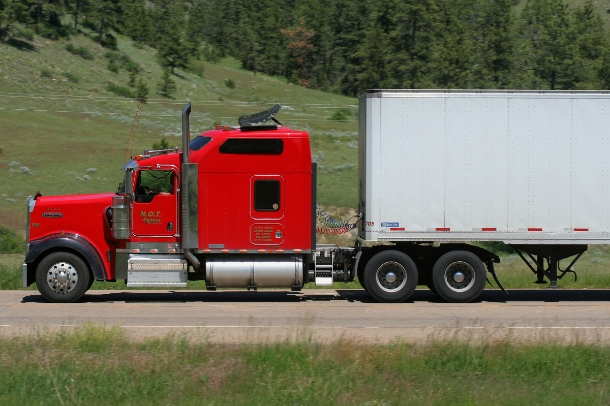 Kenworth W900L (Travels » US Trip 2: Cheyenne Epic » Vehicles)