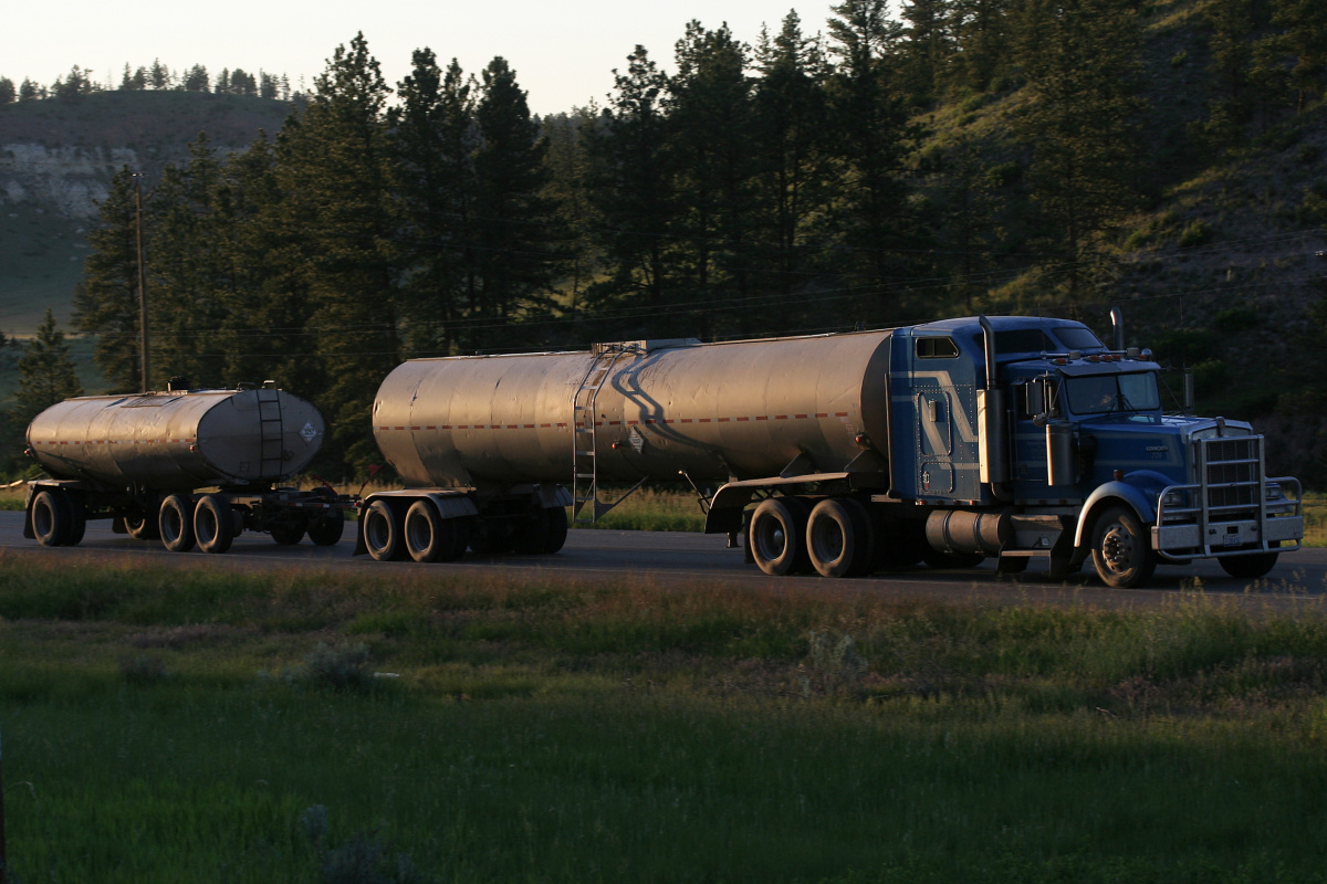 Kenworth W900B (Travels » US Trip 2: Cheyenne Epic » Vehicles)