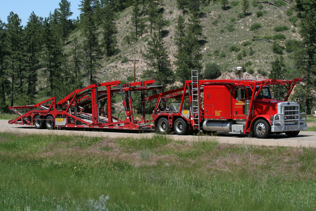 Peterbilt 379 (short hood) (Travels » US Trip 2: Cheyenne Epic » Vehicles)