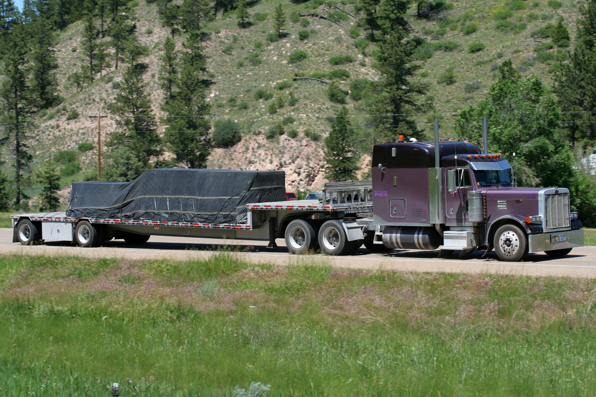 Peterbilt 379 (Travels » US Trip 2: Cheyenne Epic » Vehicles)