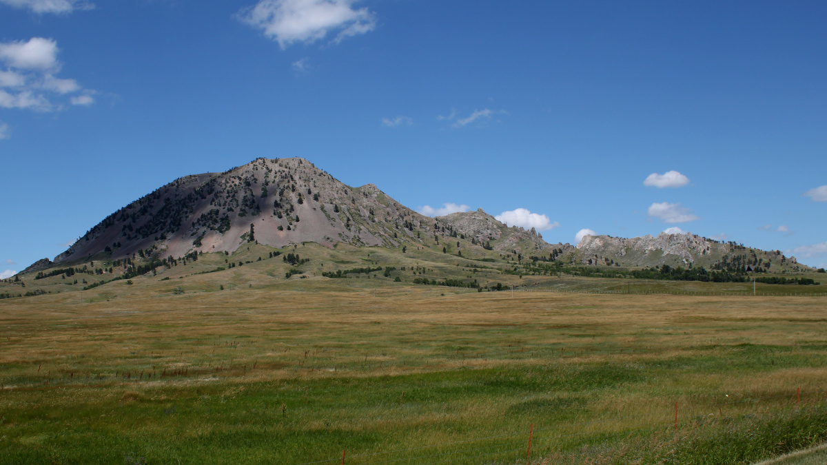 Leaving Behind... (Travels » US Trip 3: The Roads Not Taken » The Country » Bear Butte)