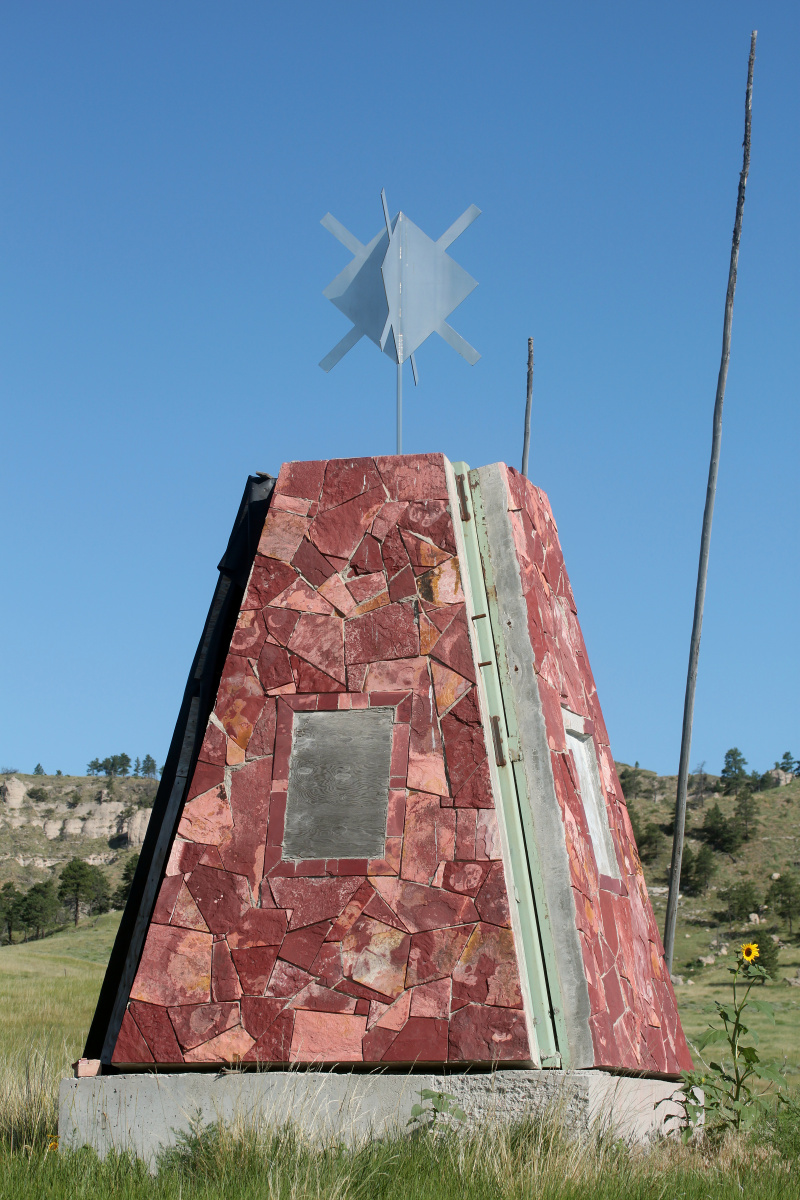 The Monument in Construction (Travels » US Trip 3: The Roads Not Taken » The Country » Outbreak Memorial)