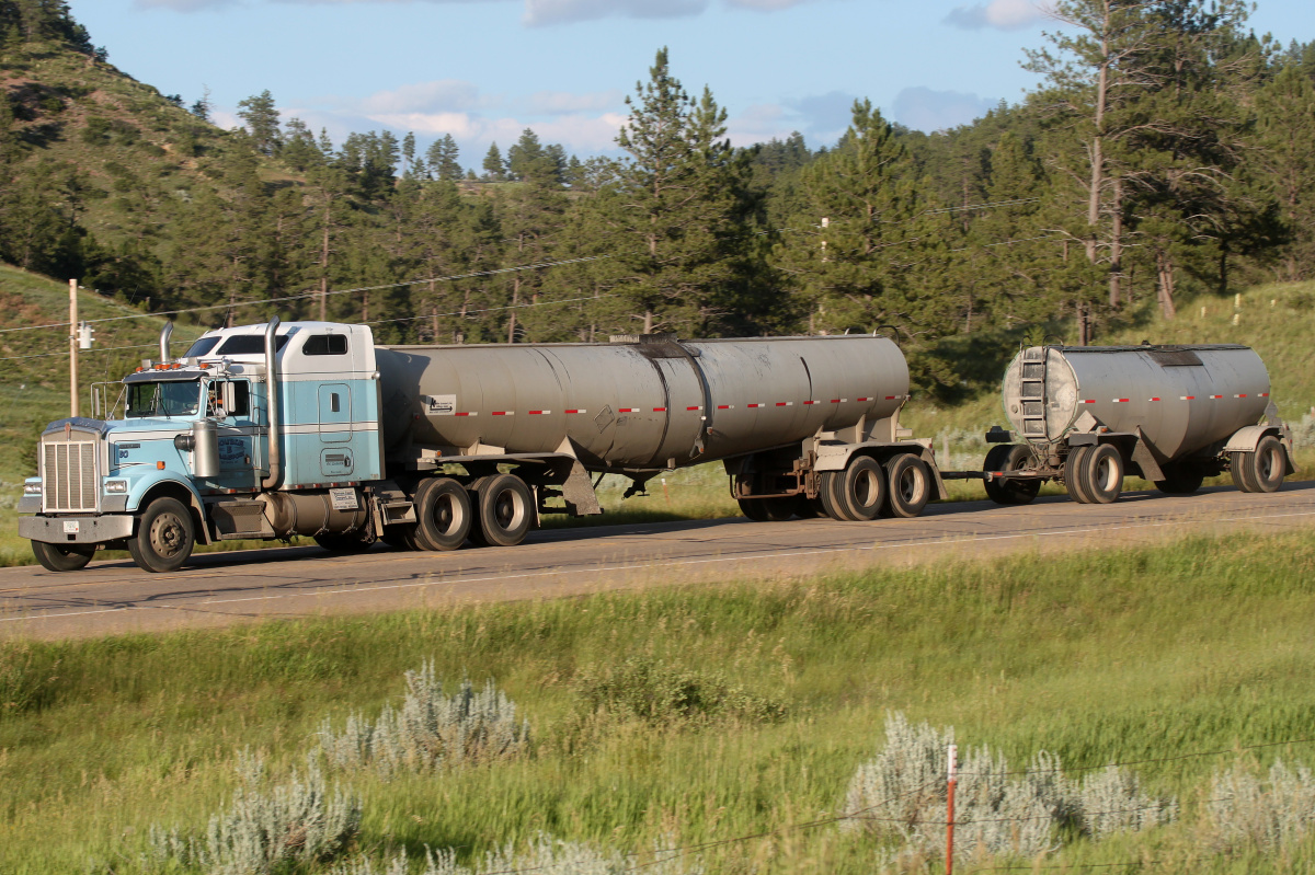 Kenworth W900B