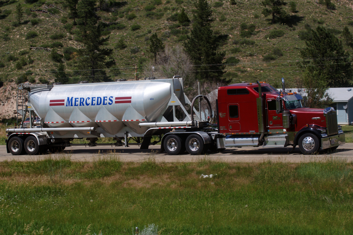 Kenworth W900L