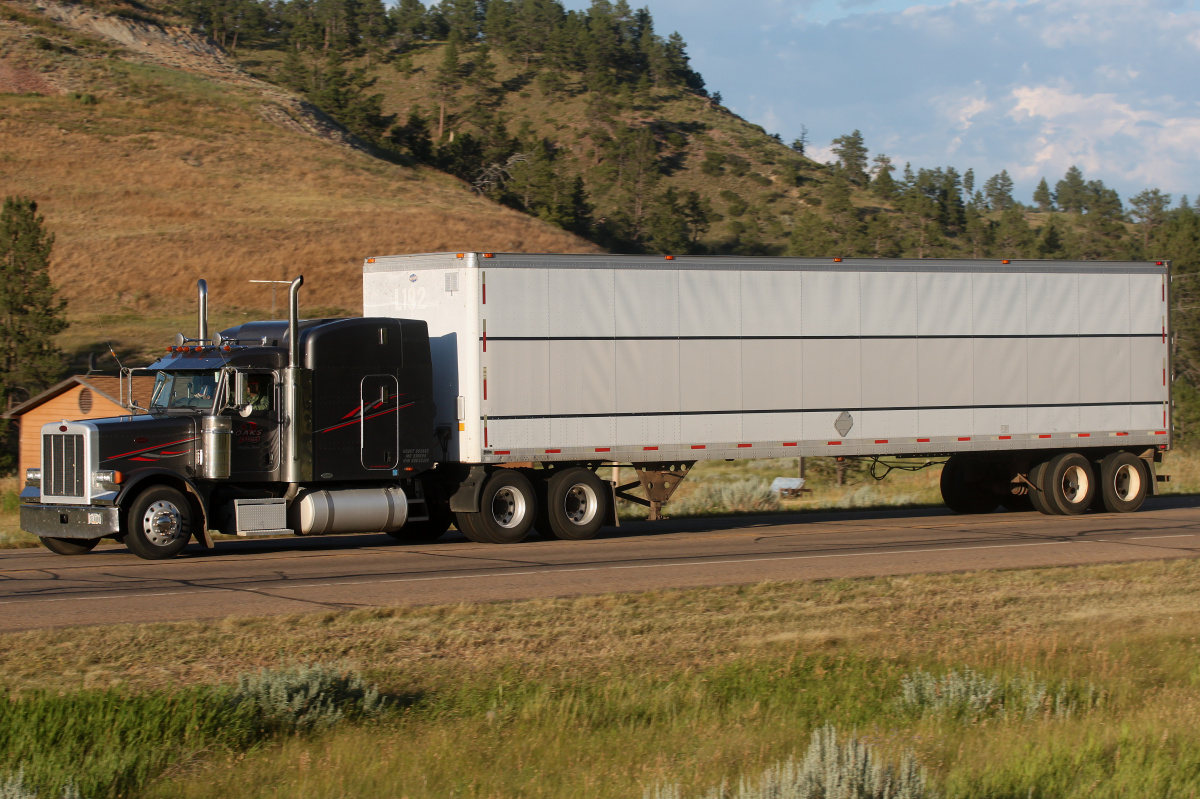 Peterbilt 379 (short hood) (Podróże » USA: Drogi nie obrane » Pojazdy)